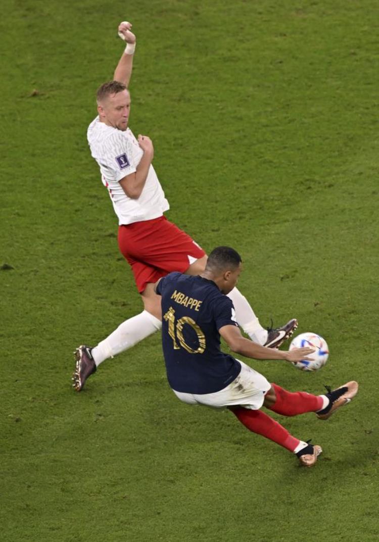 世界杯决赛提前上演英法会师大英帝星凯恩破球荒英格兰3:0塞内加尔姆巴佩两射一传法国队3:1战胜波兰队