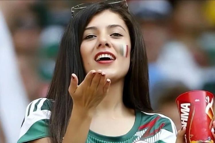 卡塔尔世界杯有女足吗「神仙颜值这届卡塔尔世界杯观众席上的女球迷你最喜欢哪一个」