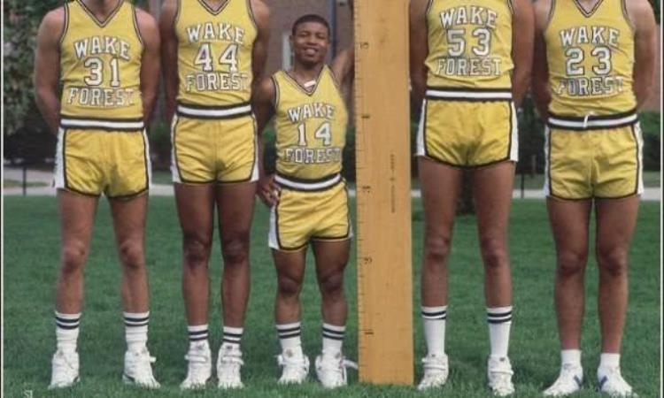 托马斯篮球运动员身高「艾弗森身高183小托马斯地表最强175而历史最矮球员只有160cm」