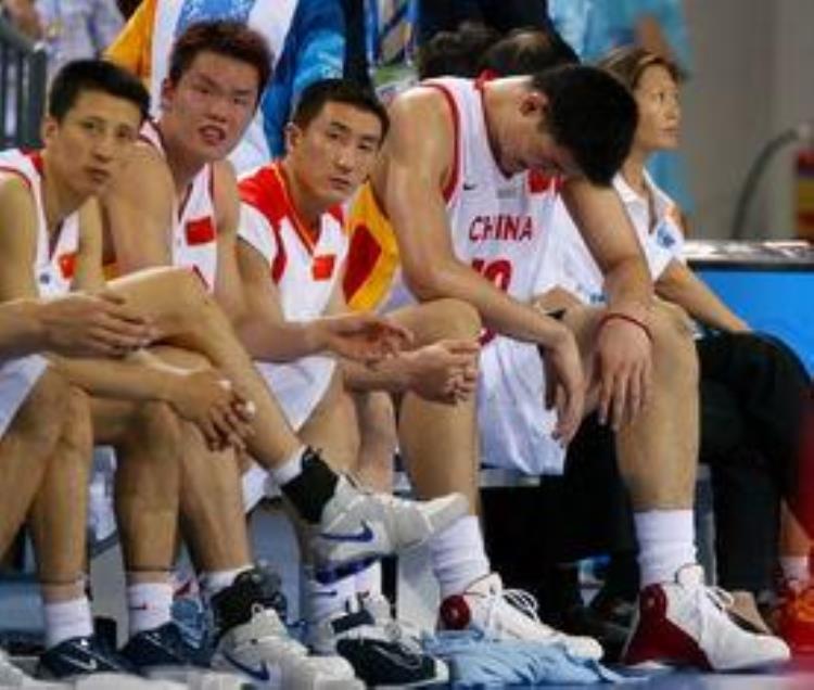 中国男篮历史上最遗憾的一场比赛,姚明:若重来我宁愿腿瘸也要挡下