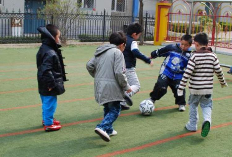 幼儿园足球教育论文「征文刊载启蒙足球幼师的谆谆足球梦」