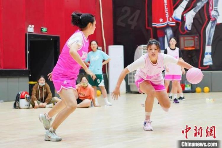 粉色风暴女子篮球联赛在合肥北京两城同时举行