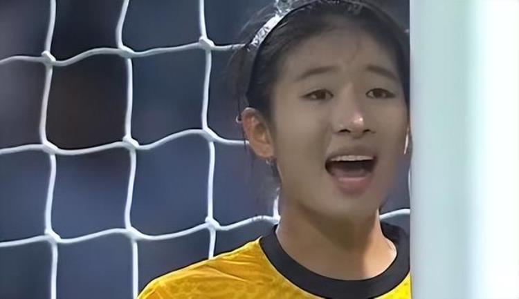 中国女足球门将「16岁中国女足门将火了身高1米79清纯可爱U17世界杯一战成名」