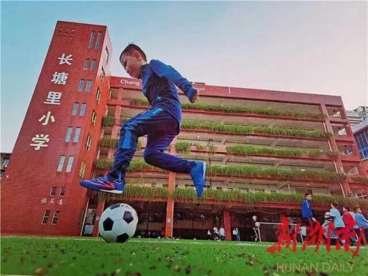 世界杯快评丨黄博文曾是足球娃