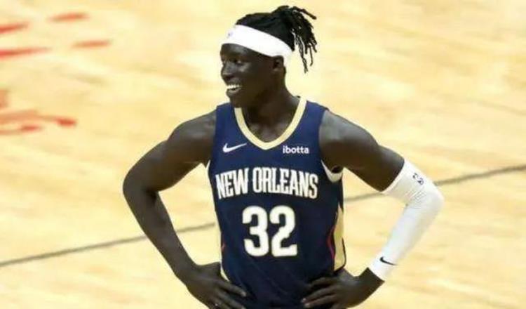 NBA打工人「NBA最底层打工仔的故事是怎样的快来看一看吧」