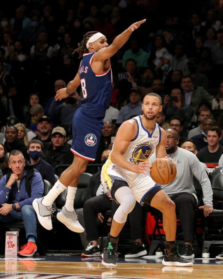 昨日NBA搞笑神评论如同天上降魔主真是人间太岁神库昊是也
