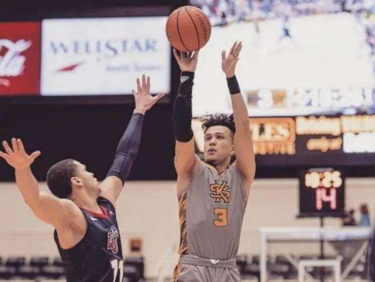 ncaa哪个队厉害「当初效力过美国NCAA联赛的三位中国后卫他们的实力都如何」