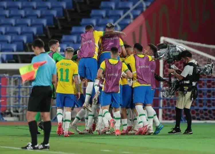 奥运男足巴西21西班牙固执控球斗牛士终为保守付出代价