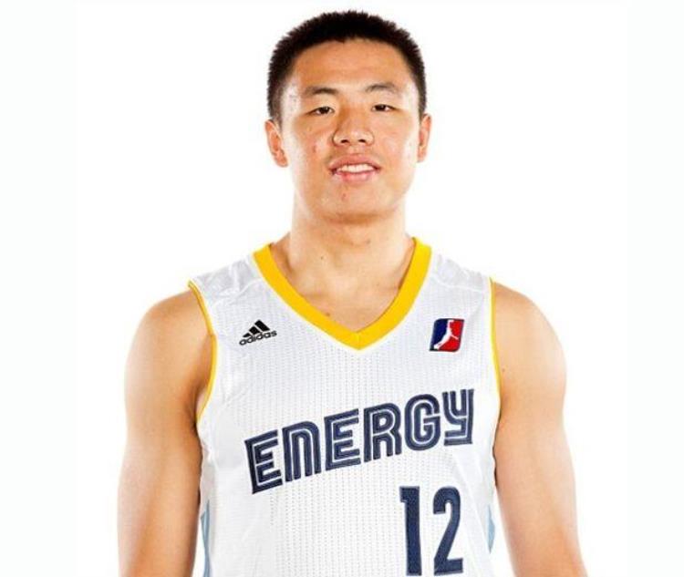 ncaa哪个队厉害「当初效力过美国NCAA联赛的三位中国后卫他们的实力都如何」