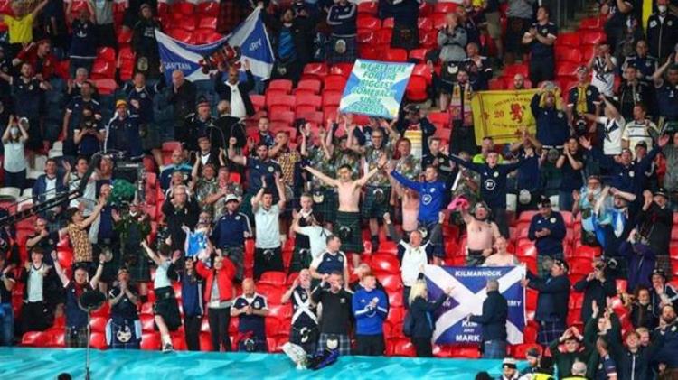 球迷的热情挡不住新冠病毒苏格兰近2000起病例都是看欧洲杯感染