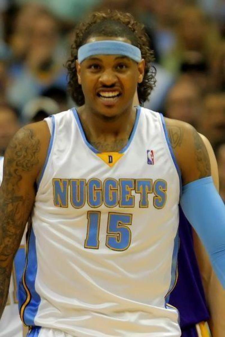 8图看NBA经典的错位镜头杜兰特180度平躺投篮KG盖帽头超篮筐