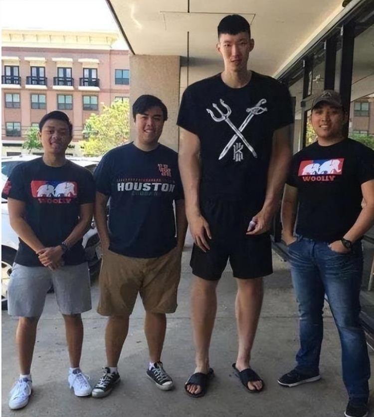 NBA那些经典PS恶搞图周琦成灭霸身材霍华德肌肉溢出照片