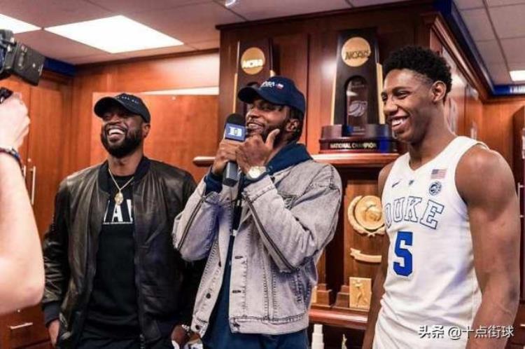 NBA中场休息「NBA中场休息只有15分钟除了讲解战术球员还会做什么」