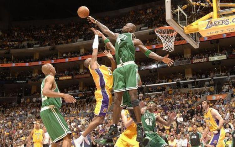 8图看NBA经典的错位镜头杜兰特180度平躺投篮KG盖帽头超篮筐