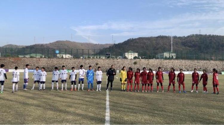 大胆创新江苏省足球训练基地尝试另类小球员裁判员课程