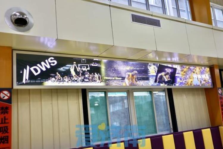 楼下篮球场「下楼就能打篮球济南这个社区建了一座NBA球馆」