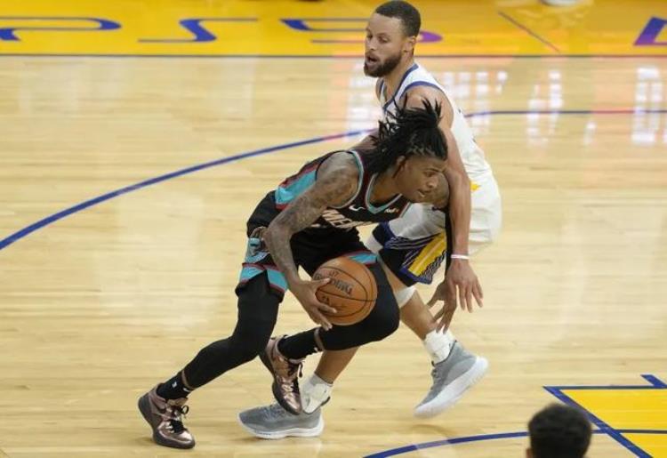 nba运球速度最快的球员「NBA收录史上那些控球稳兼运球快的球员」