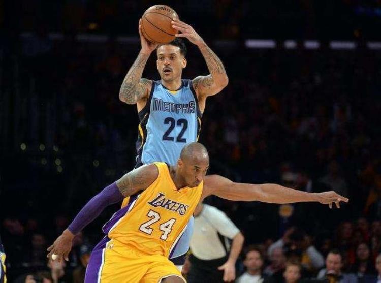 盘点nba那些神奇的半场绝杀时刻「盘点NBA那些神奇的半场绝杀时刻」