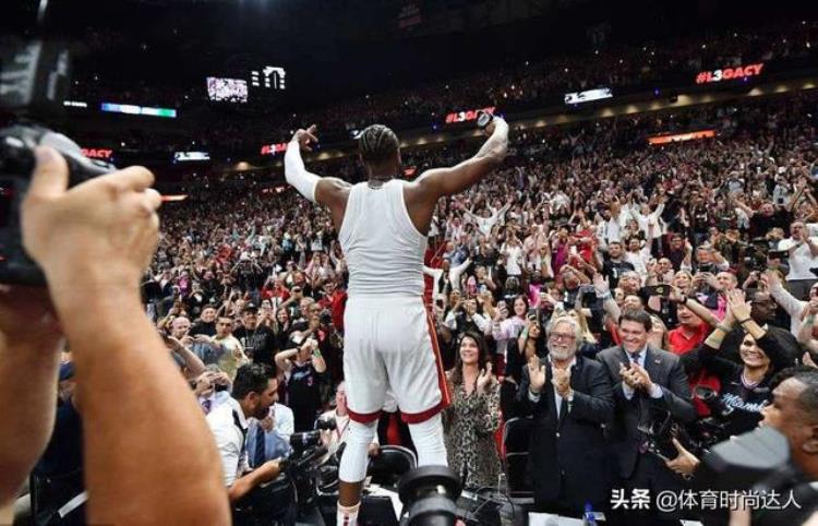 库里总决赛背影「NBA赛场上那些经典的背影阿里纳斯最嚣张库里科比都让人心碎」