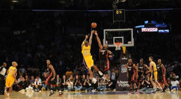 盘点nba那些神奇的半场绝杀时刻「盘点NBA那些神奇的半场绝杀时刻」