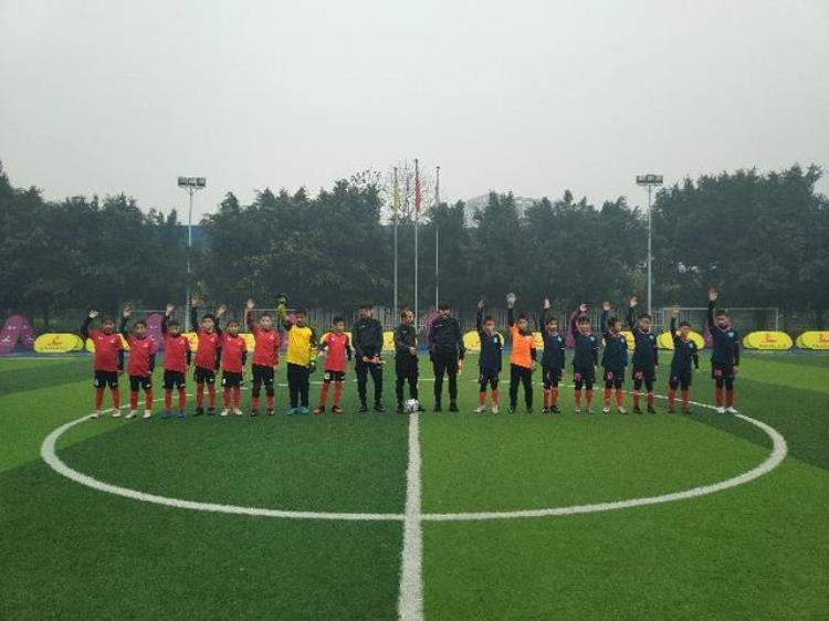 重庆市九龙坡区足球协会「九龙坡区高新区足协贺岁杯结束95支球队上演168场对抗」