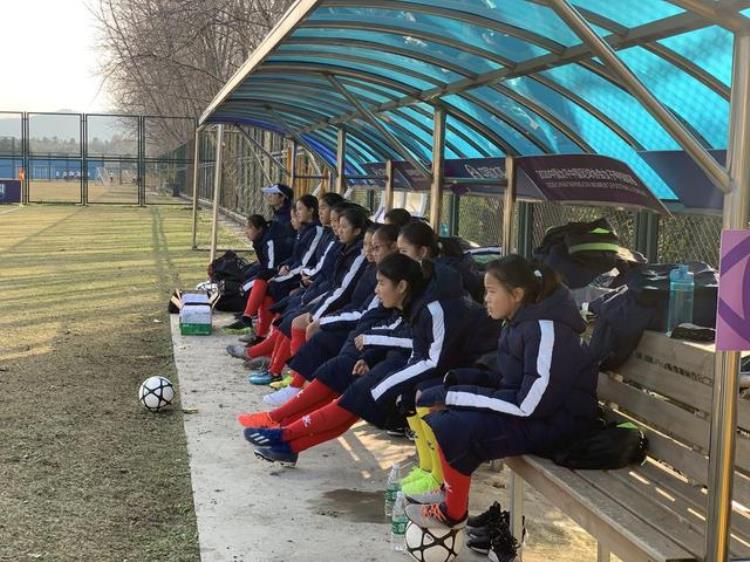 青少年足球裁判员培训「大胆创新江苏省足球训练基地尝试另类小球员裁判员课程」