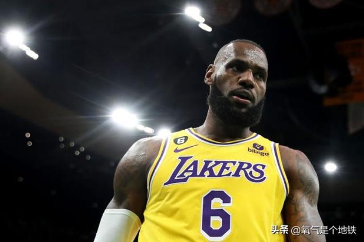 今年NBA现役前十排行榜詹姆斯联盟第一人库里前十