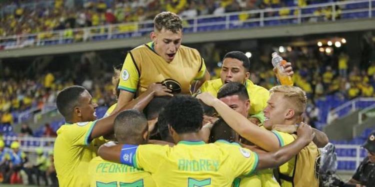 2016美洲杯巴西出局「点球不进13美洲杯惨案诞生阿根廷惨败巴西2连败濒临出局」