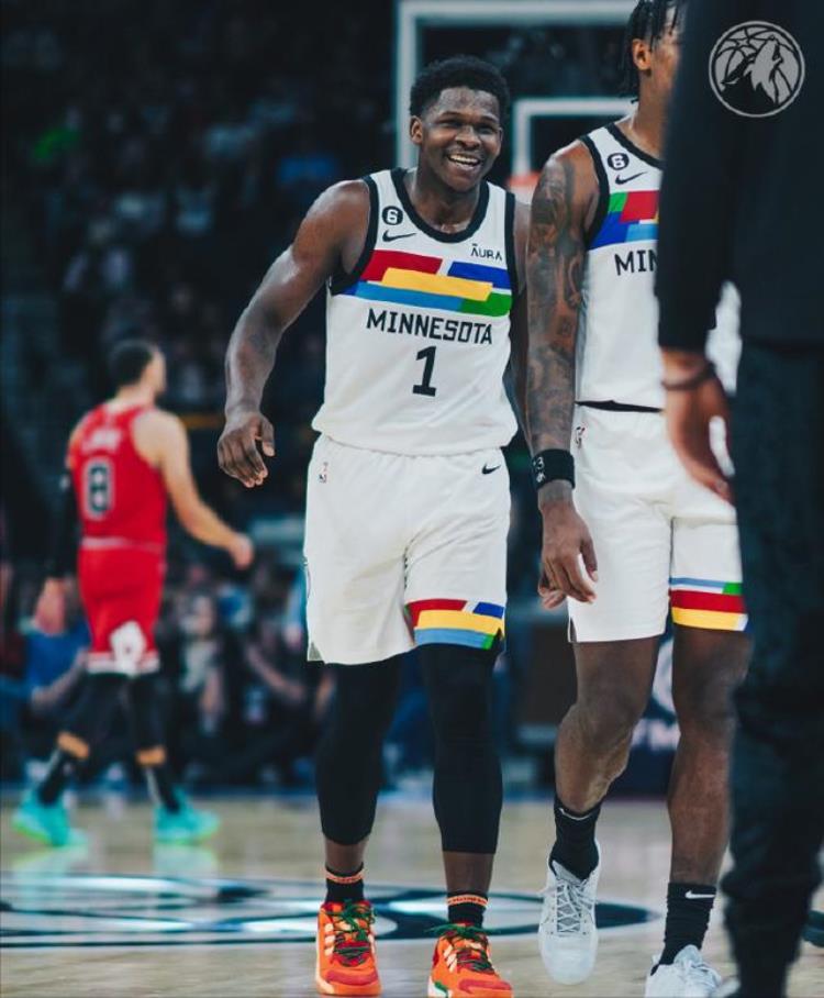 NBA球员上脚曾凡博穿李宁超轻2022中国球鞋又多又帅