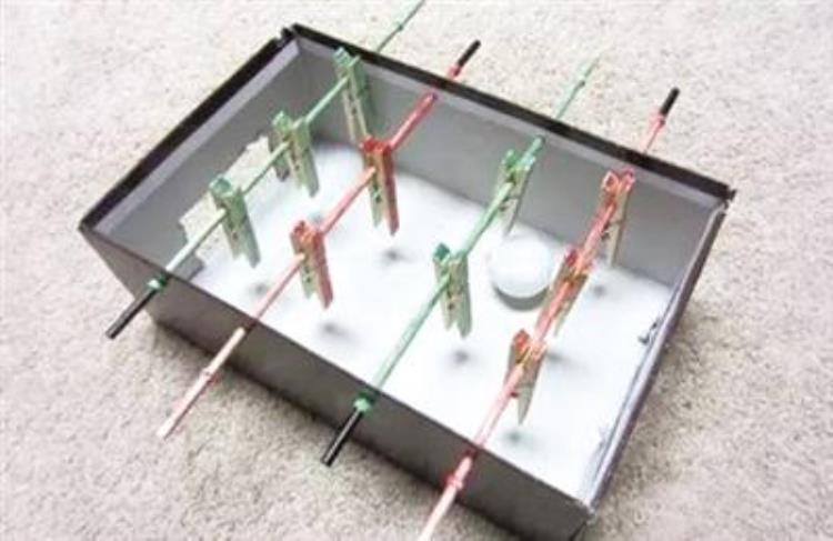 用纸箱做桌面足球玩具「变废为宝巧用纸盒做桌上足球」