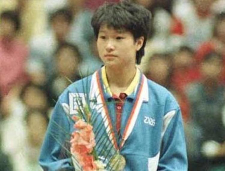 30年前的国庆节她将史上第一块奥运会乒乓球女单金牌献给祖国
