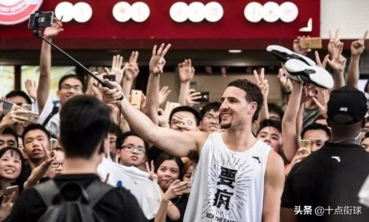克莱成首位捐助武汉的NBA球员那么你知道CBA第一位是谁吗