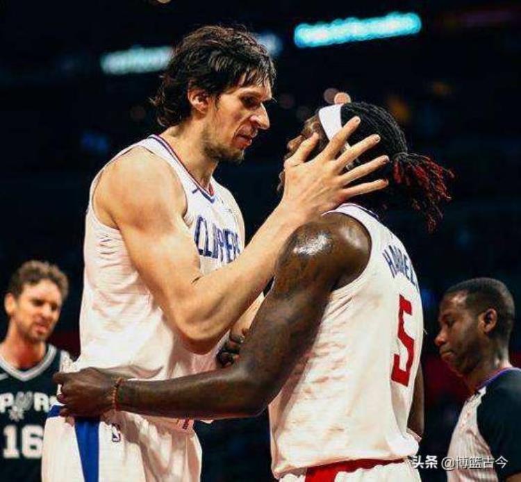 乔丹单手抓南瓜伦纳德双手藏篮球NBA级别的巨掌太夸张