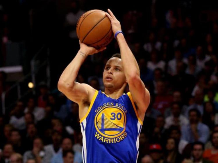 nba三分出手最多的球队「NBA现役三分出手速度最快的5个球星科沃尔第三第一无悬念是他」