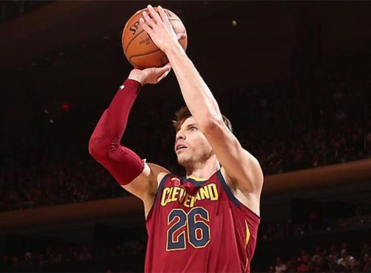 nba三分出手最多的球队「NBA现役三分出手速度最快的5个球星科沃尔第三第一无悬念是他」