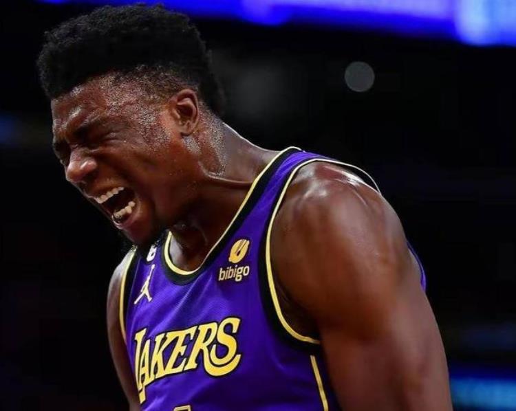 布克nba单场最高得分「百发百中盘点NBA单场一球不丢的十大球星布莱恩特14投全中」