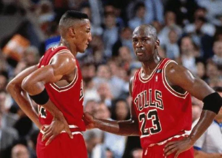 美媒重排现役NBA前十!杜兰特超越詹姆斯列榜首「美媒排NBA抱团球星詹姆斯第2杜兰特上榜第1名联手9名巨星」