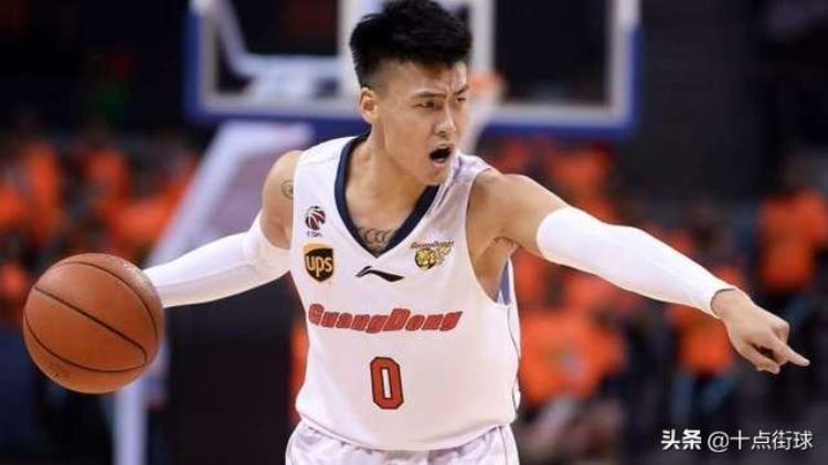 克莱成首位捐助武汉的NBA球员那么你知道CBA第一位是谁吗