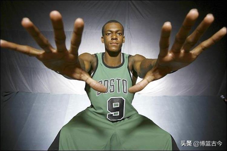 乔丹单手抓南瓜伦纳德双手藏篮球NBA级别的巨掌太夸张