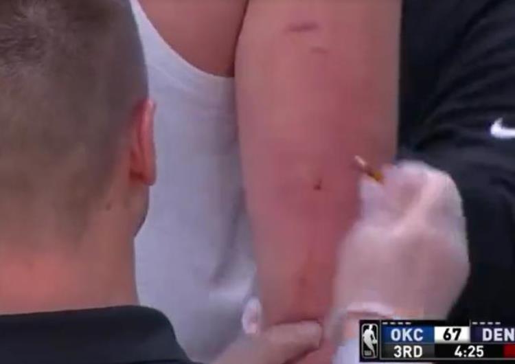 NBA对抗强度布歇一拳将马克西的嘴打歪马努变向将球鞋踩烂