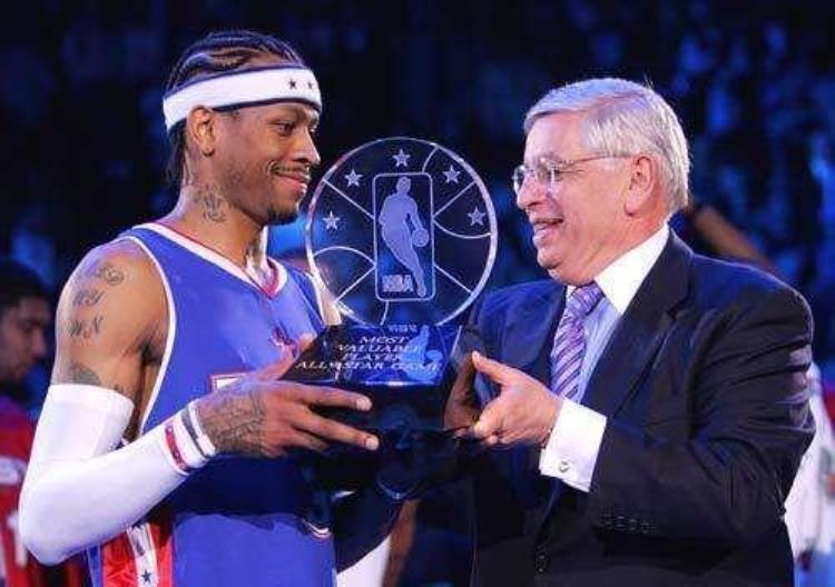 艾弗森总决赛51分「9分钟逆转21分NBA史上最认真的一场全明星艾弗森末节独砍15分」
