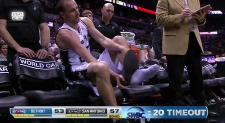 NBA对抗强度布歇一拳将马克西的嘴打歪马努变向将球鞋踩烂