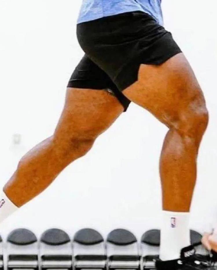 NBA球星非人类的大腿伦纳德比腰还粗詹姆斯大腿粗如水桶
