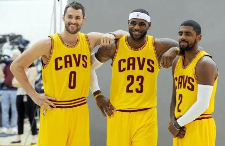 美媒重排现役NBA前十!杜兰特超越詹姆斯列榜首「美媒排NBA抱团球星詹姆斯第2杜兰特上榜第1名联手9名巨星」