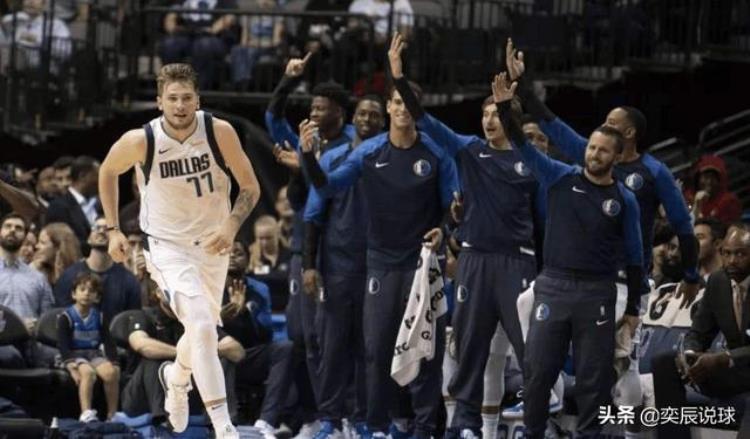 东契奇选77号球衣「NBA历史仅12人穿77号球衣一人身高2米31东契奇一年就成为最强」
