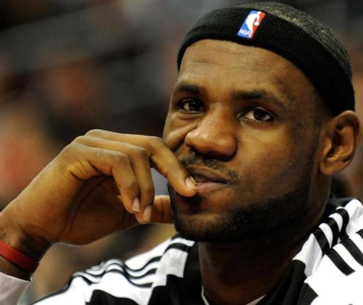 咬牙套吐舌头盘点NBA最另类的五大爱好库里詹姆斯入选
