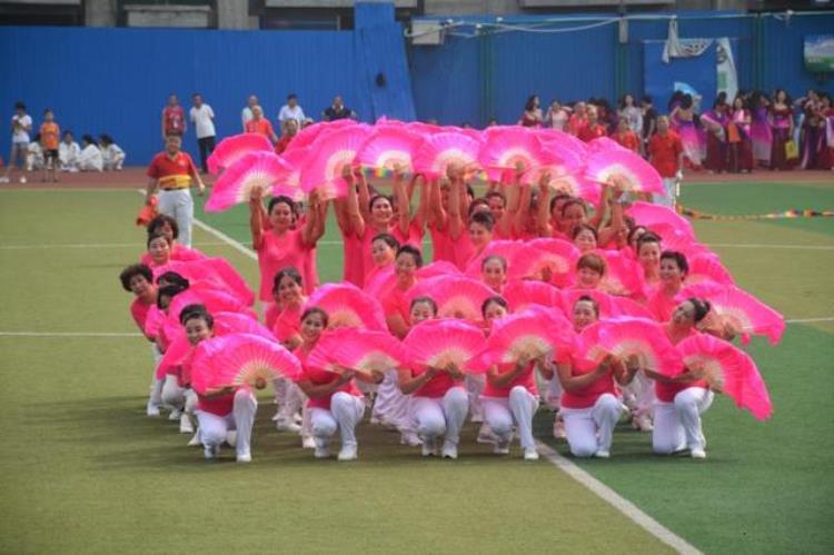 阳泉平定县举办全民健身日活动800余人分享运动之乐