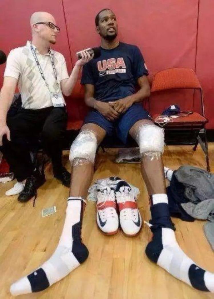 姚明穿多大码的球鞋「NBA巨人50码鞋都嫌小姚明54码还算小最大的脚要穿近60码」
