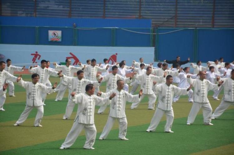 阳泉平定县举办全民健身日活动800余人分享运动之乐