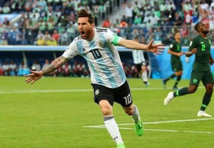 梅西世界杯罚丢点球「裁判保送阿根廷FIFA为梅西创立了新的点球规则点红套餐」